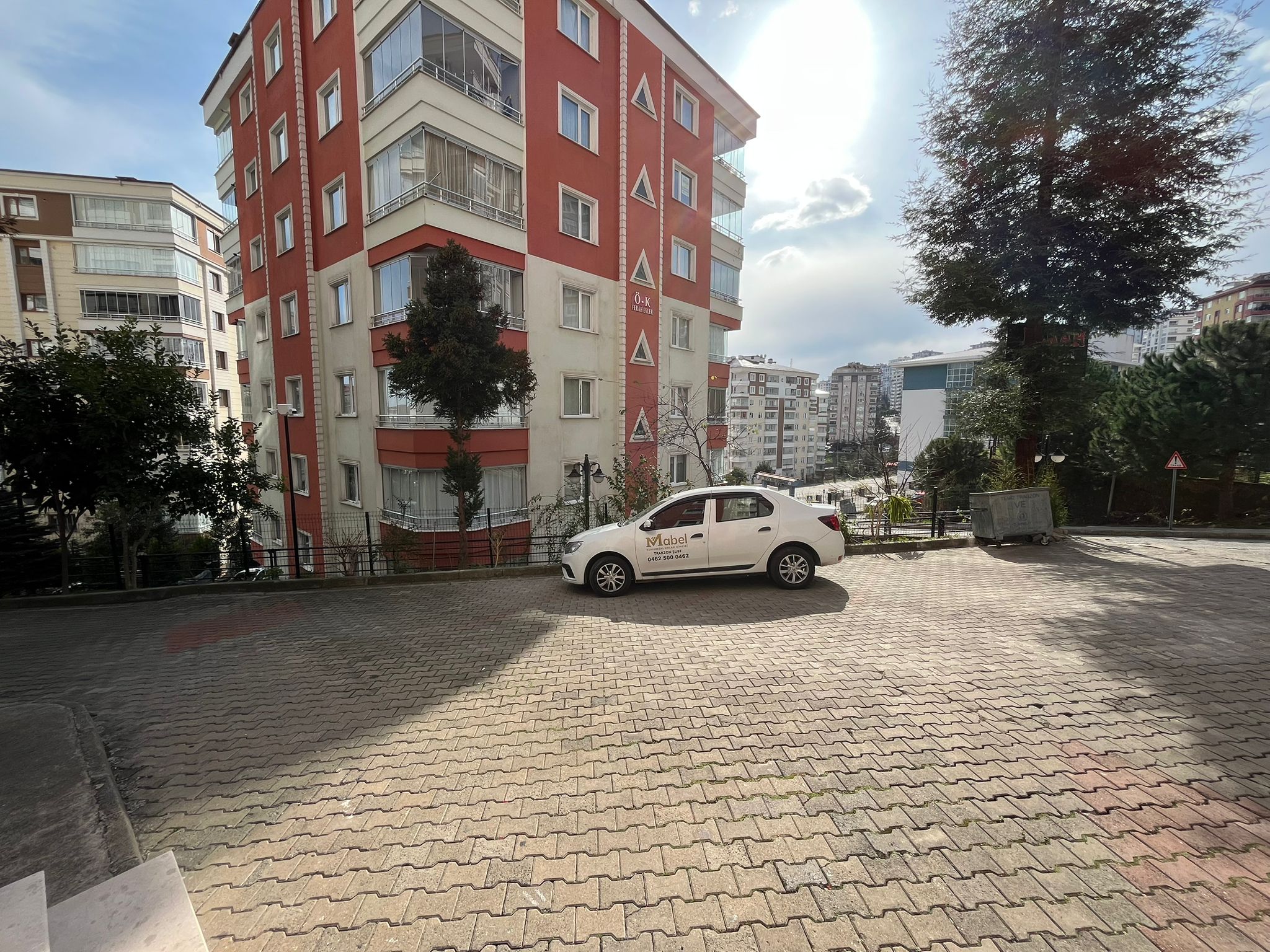 ÇUKURÇAYIR'DA 3+1 KİRALIK DAİRE